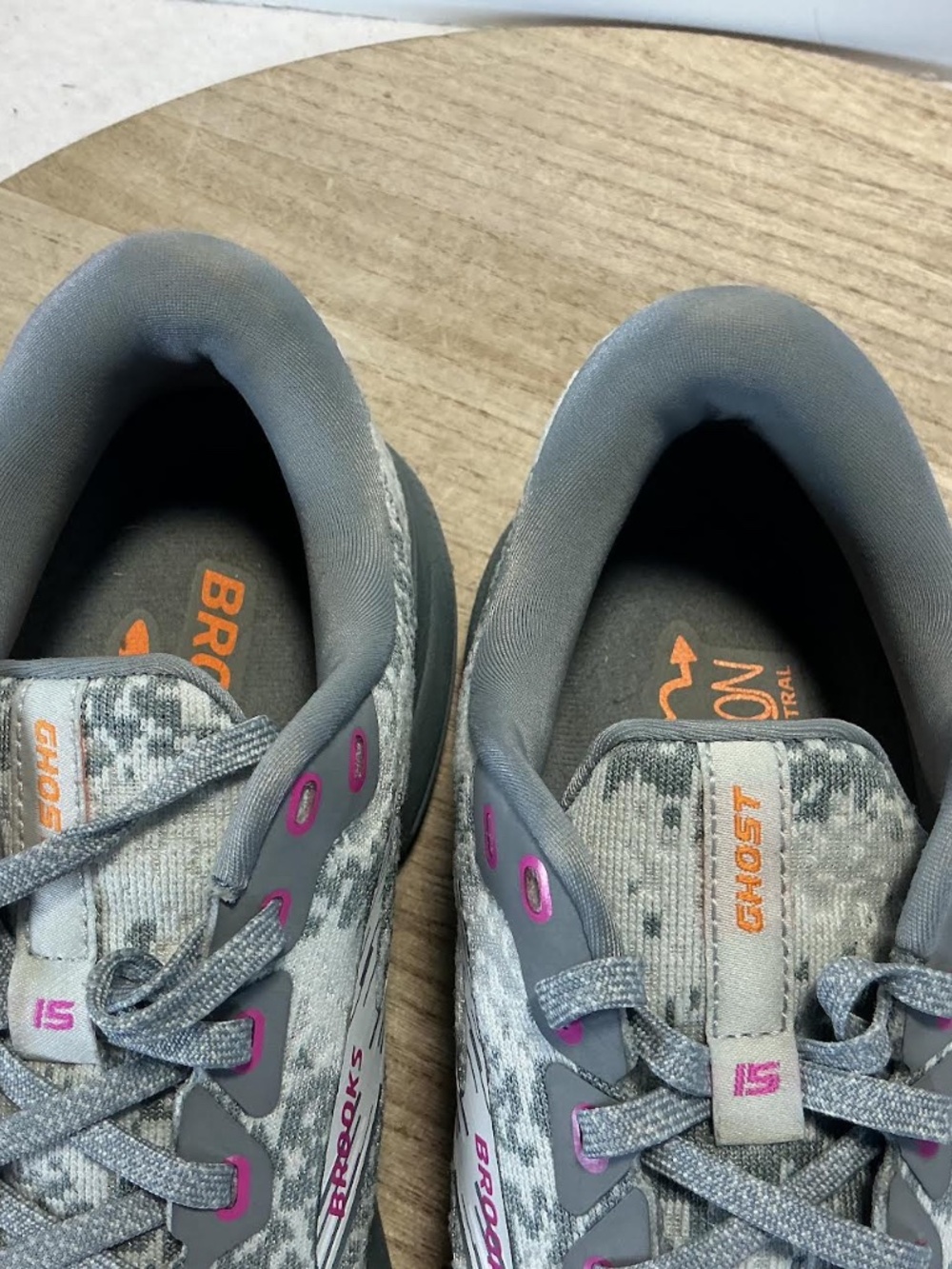 Brooks Ghost 15 Women’s 9.5 B Gray Pink Running Shoes 1203801B147 - Picture 4 of 7